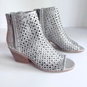 Anthropologie Silent D Joey Silver Metallic Perforated Booties Size 39 NWOT